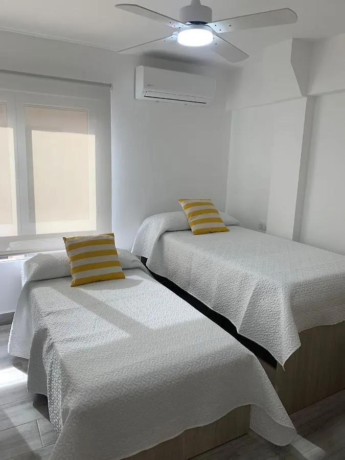 Lejlighed Almansa Shoping & Balcony 3 Bedrooms City Center Málaga Spanien