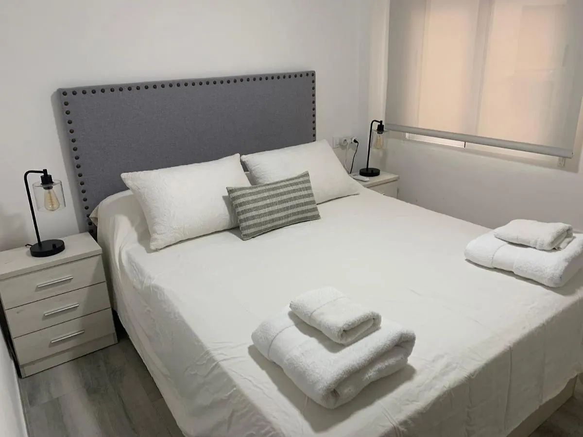 Almansa Shoping & Balcony 3 Bedrooms City Center Málaga